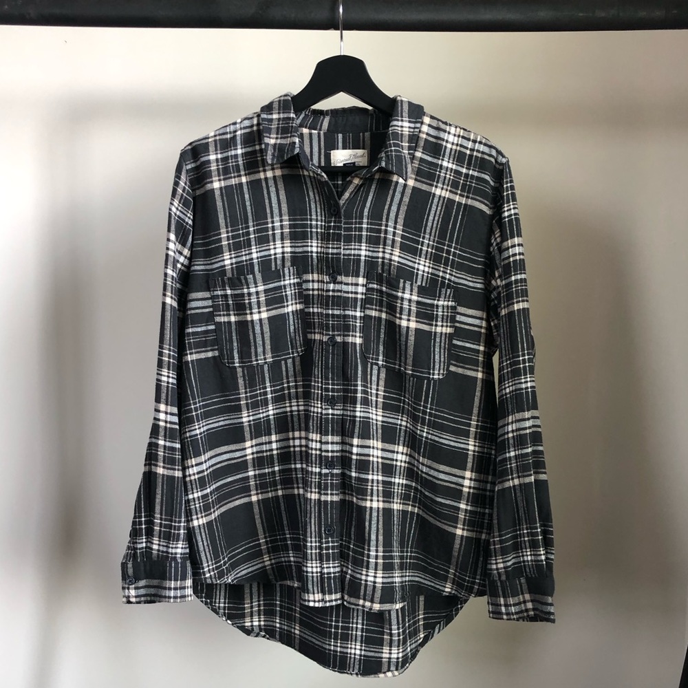UNIVERSAL THREAD / FLANNEL TOP